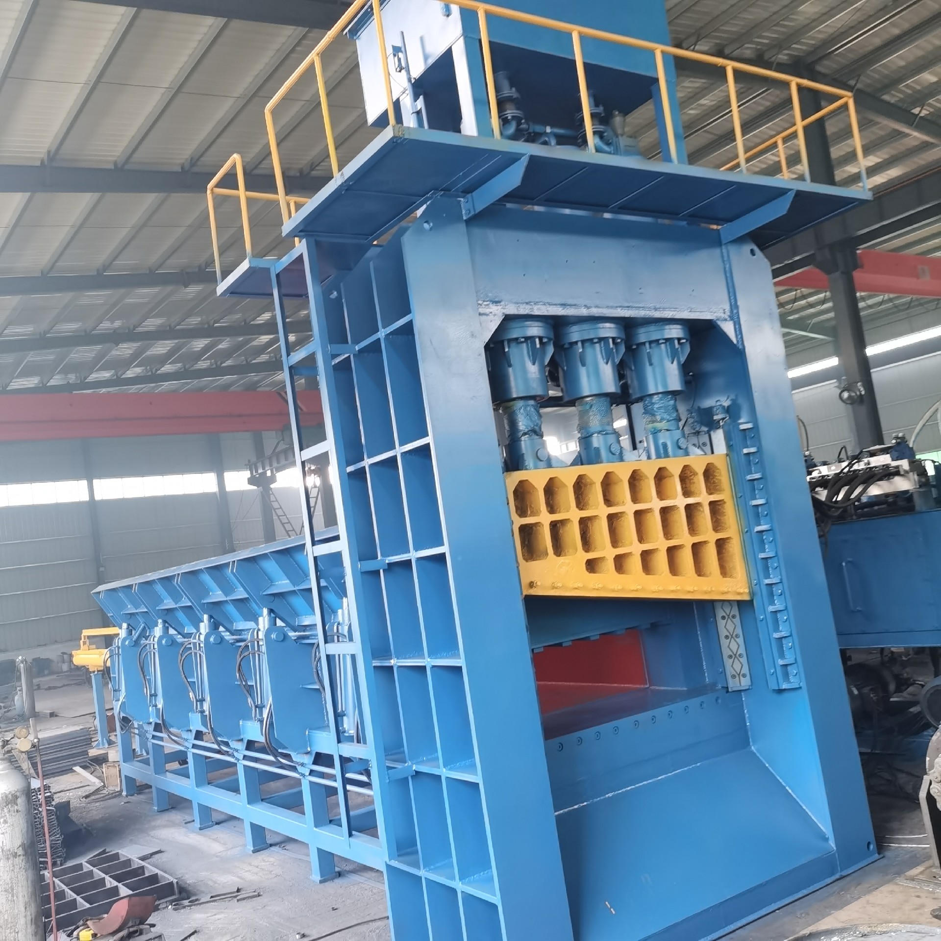 600T gantry shears