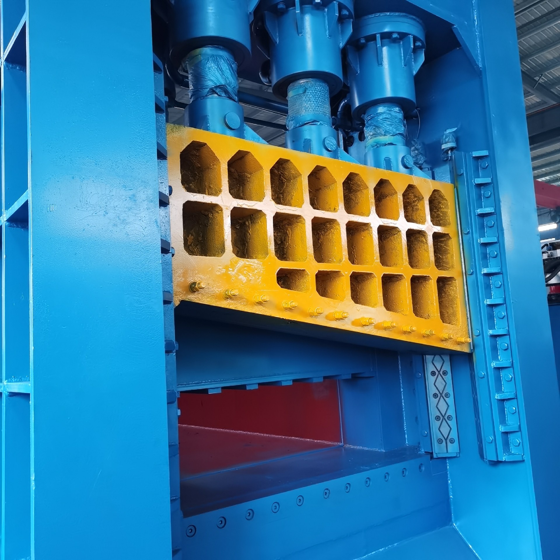 600T gantry shears
