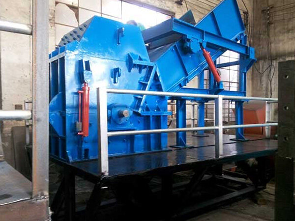 Scrap metal crusher